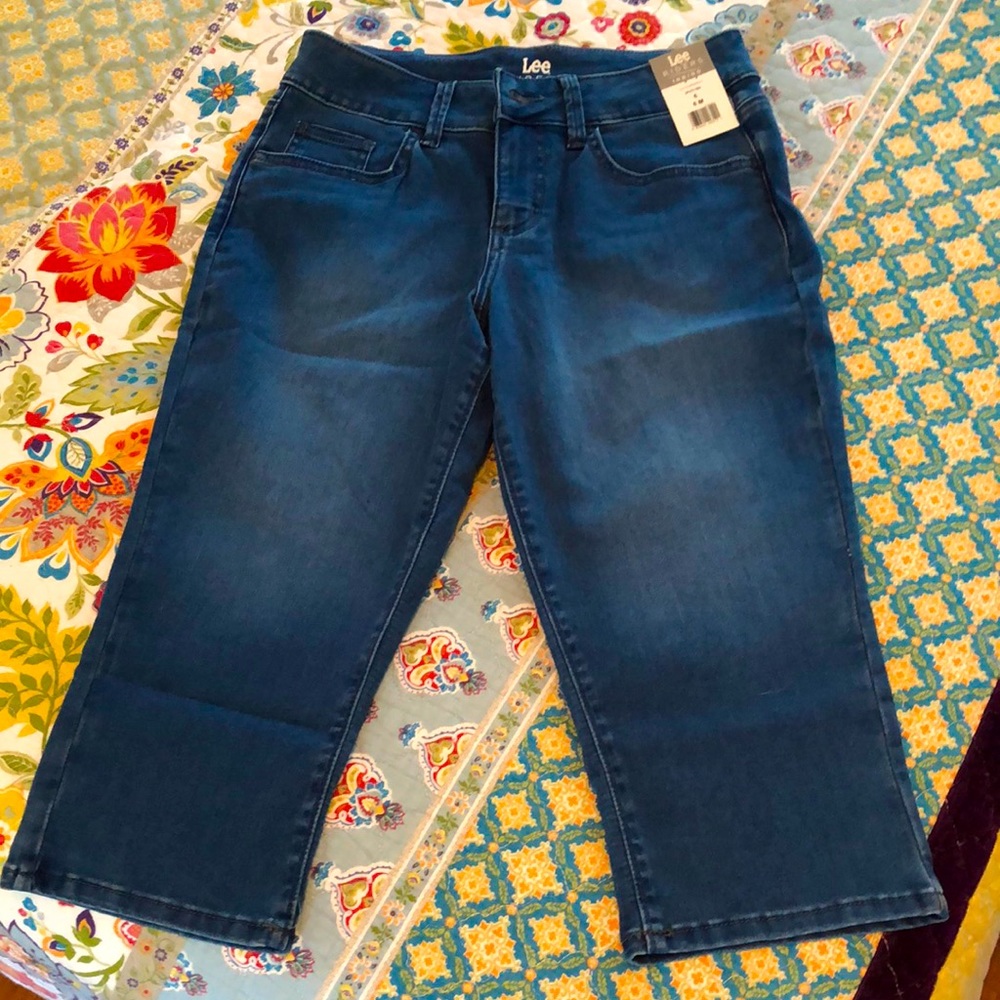 NWT Lee Riders Capri jeans Indigo